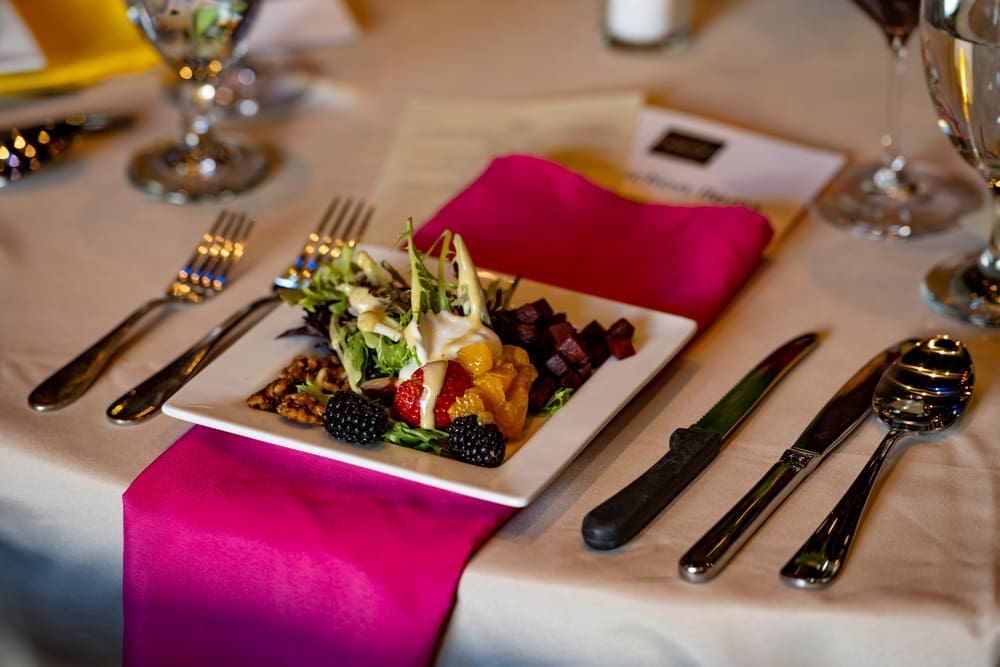 Dinner plate setting